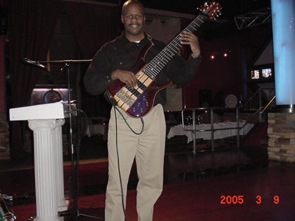 Chris Rhodes with the Ken Smith MD7  - Cada Vez Club on U St.