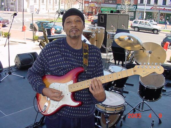 Dennis Silver - Guitar