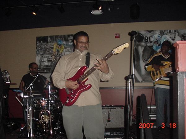 Earl Carter - Guitar